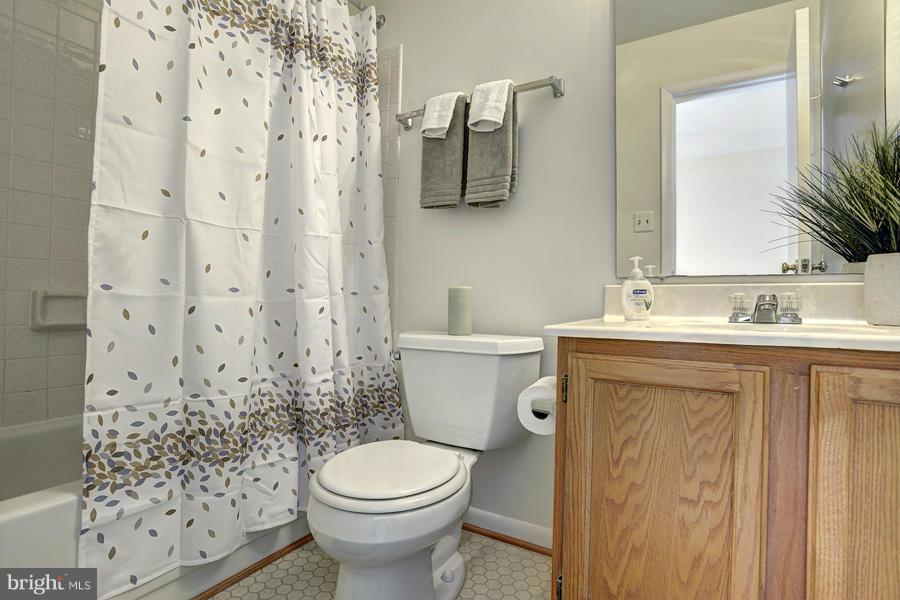 9034 Saffron Lane Silver Spring, MD 20901 - Photo 20 of 30 Bath