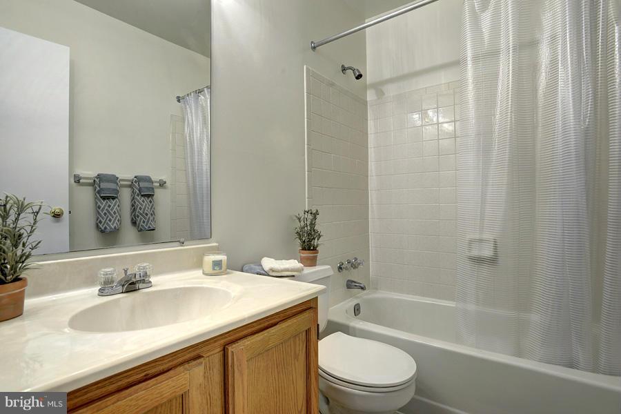 9034 Saffron Lane Silver Spring, MD 20901 - Photo 24 of 30 Bath