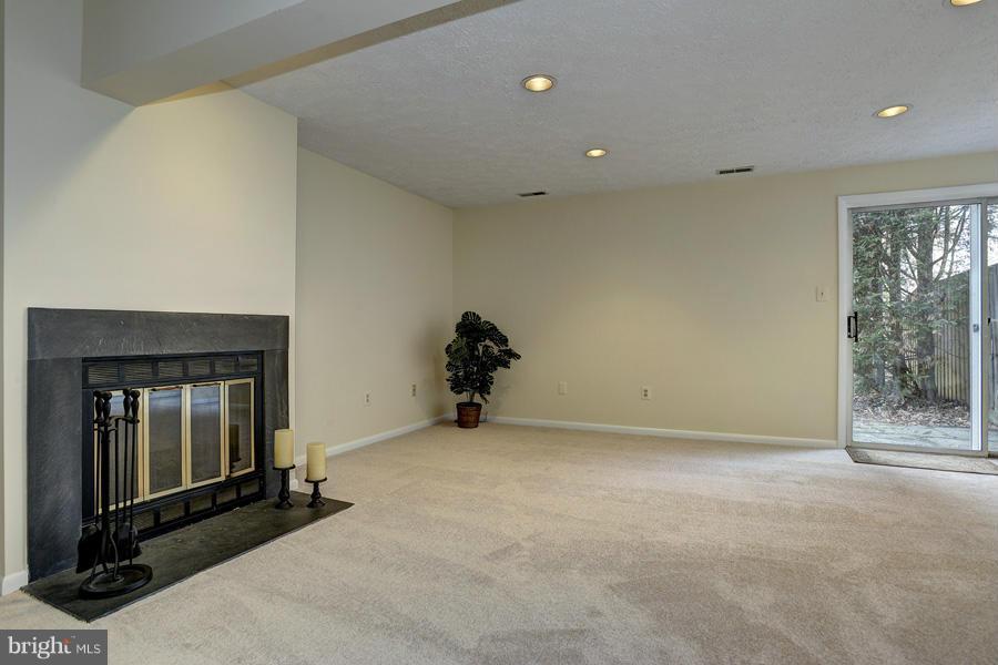 9034 Saffron Lane Silver Spring, MD 20901 - Photo 25 of 30 Family Room