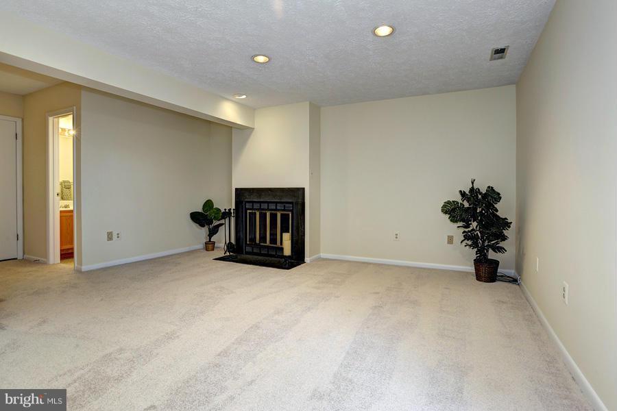 9034 Saffron Lane Silver Spring, MD 20901 - Photo 27 of 30 Family Room