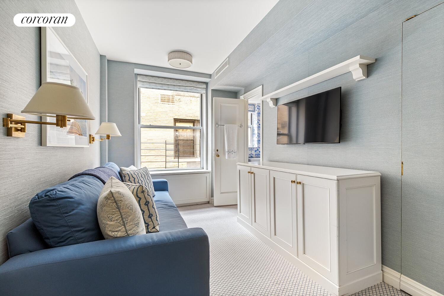 130 East 75th Street, Unit 10A Manhattan, NY 10021 - Photo 15 of 19