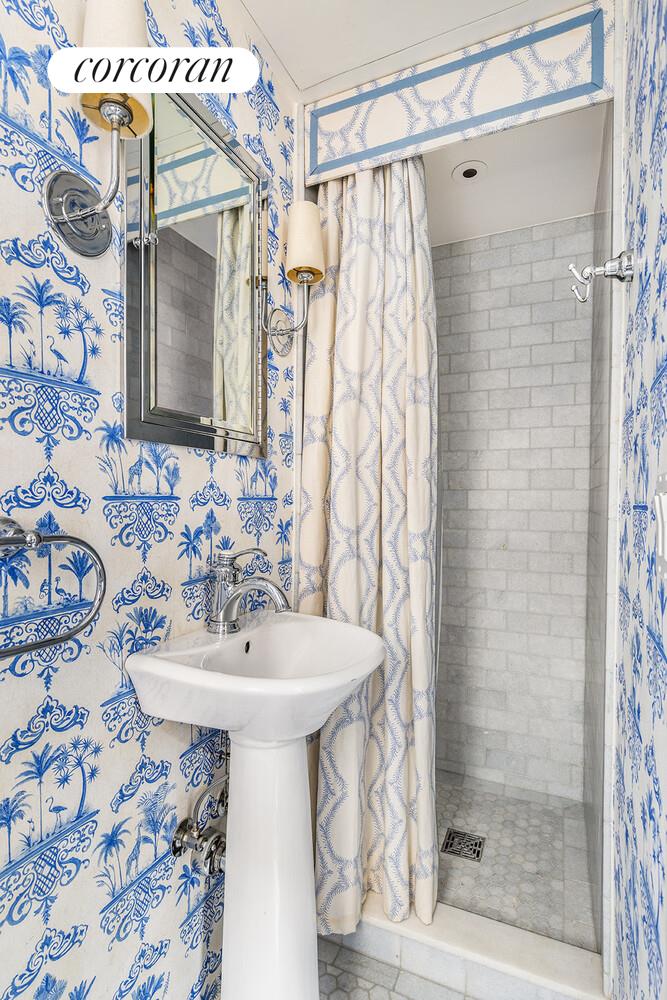 130 East 75th Street, Unit 10A Manhattan, NY 10021 - Photo 16 of 19