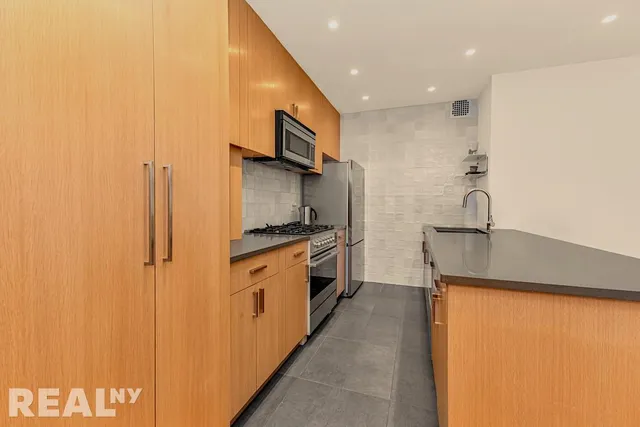 $1,595,000 | 60 East 8th Street, Unit 31A | Greenwich Village