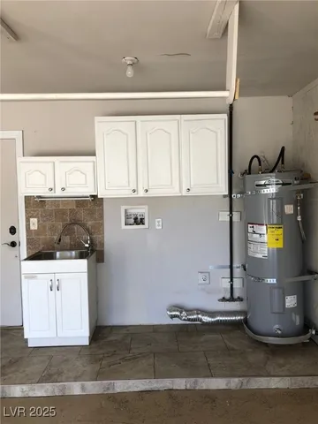 $1,900 | 610 Overland Drive, Henderson, NV 89002