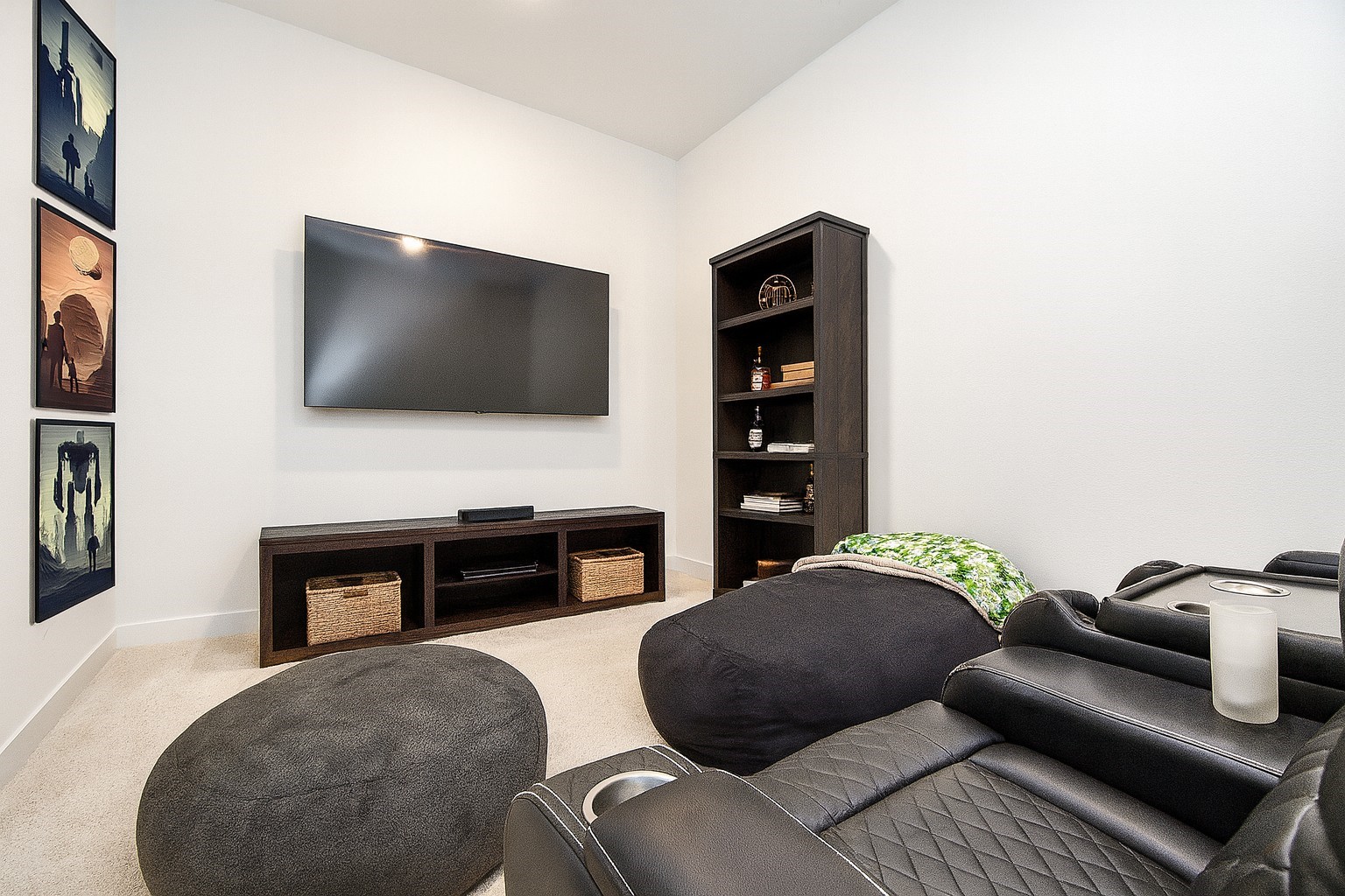 5102 Pomegranate Path Manvel, TX 77578 - Photo 19 of 33 a living room with furniture and a flat screen tv
