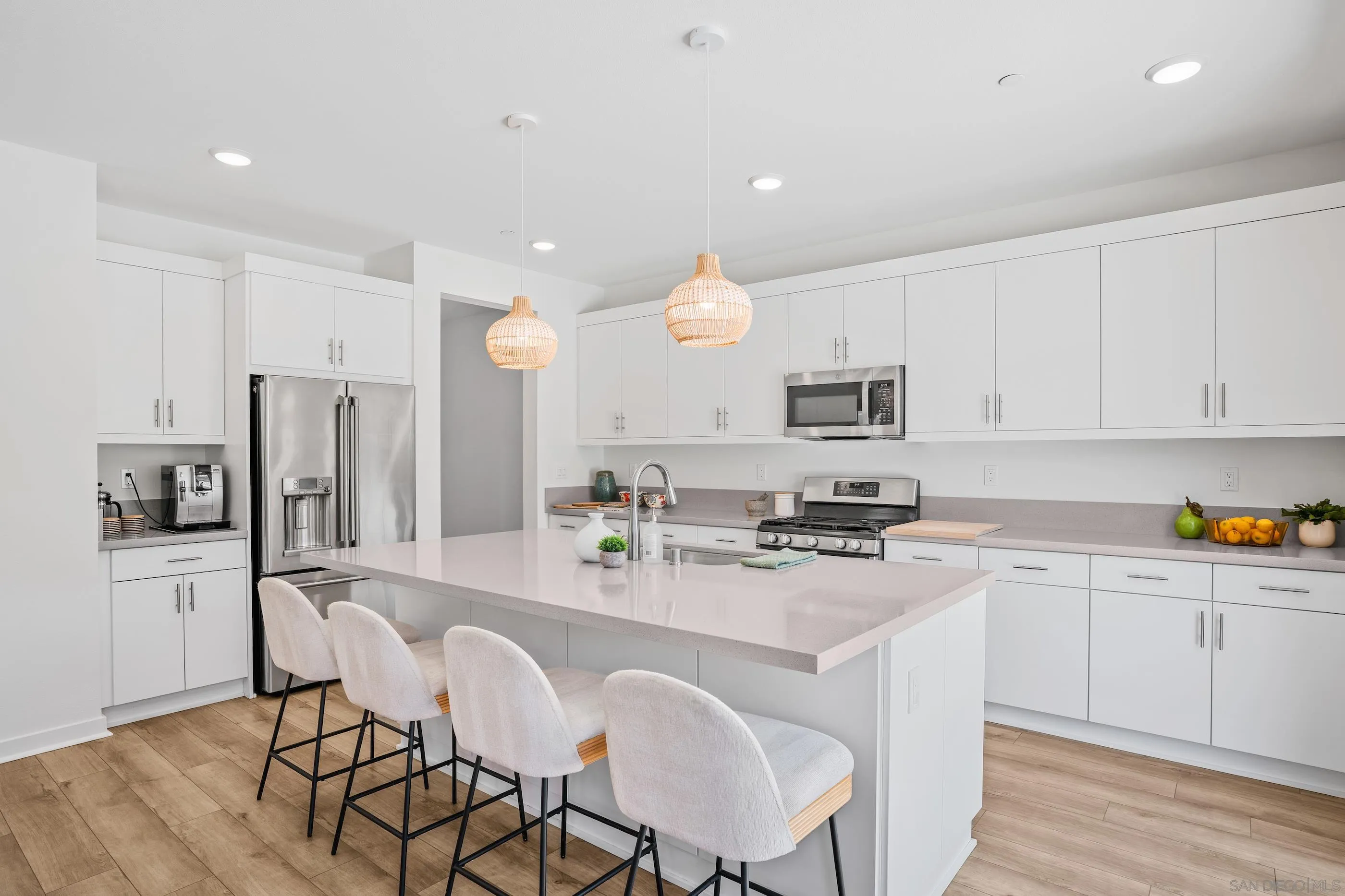35111 Cooper Place Fallbrook, CA 92028 - Photo 8 of 48 Gallery Image 8