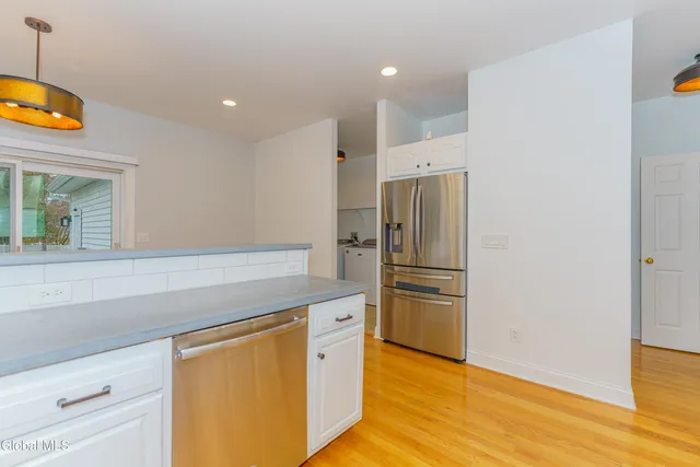 $3,400 | 80 Vanderbilt Avenue, Saratoga Springs, NY 12866