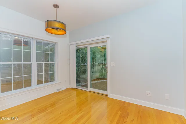 $3,400 | 80 Vanderbilt Avenue, Saratoga Springs, NY 12866