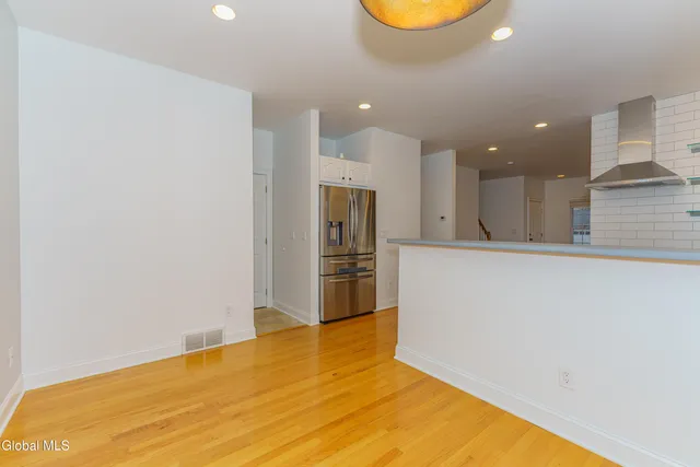 $3,400 | 80 Vanderbilt Avenue, Saratoga Springs, NY 12866