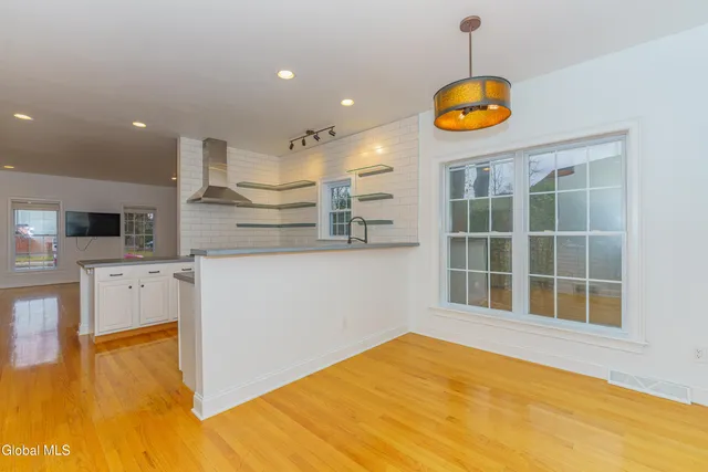 $3,400 | 80 Vanderbilt Avenue, Saratoga Springs, NY 12866