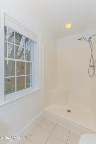 $3,400 | 80 Vanderbilt Avenue, Saratoga Springs, NY 12866