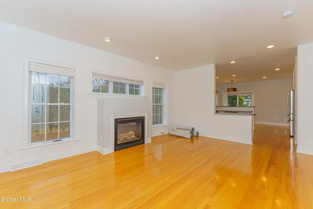 $3,400 | 80 Vanderbilt Avenue, Saratoga Springs, NY 12866