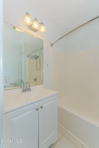 $3,400 | 80 Vanderbilt Avenue, Saratoga Springs, NY 12866