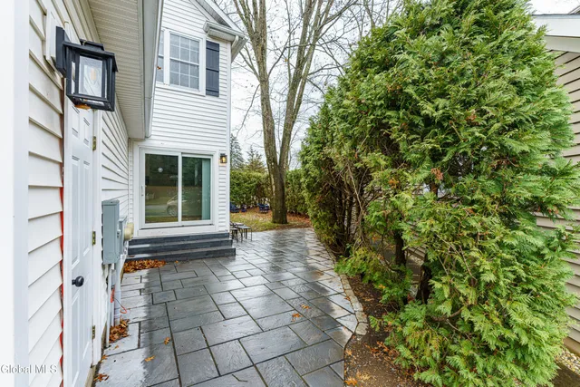 $3,400 | 80 Vanderbilt Avenue, Saratoga Springs, NY 12866