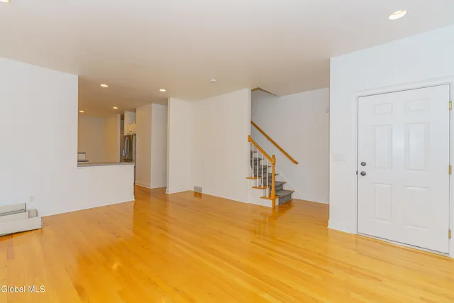 $3,400 | 80 Vanderbilt Avenue, Saratoga Springs, NY 12866