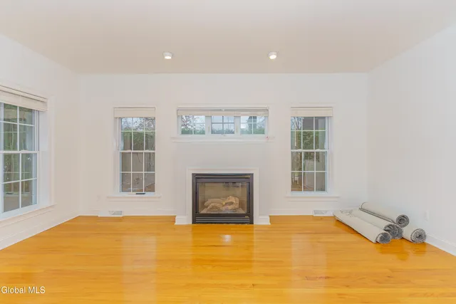 $3,400 | 80 Vanderbilt Avenue, Saratoga Springs, NY 12866