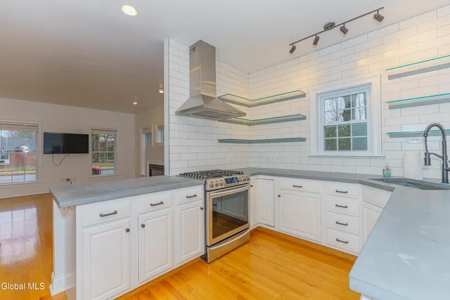 $3,400 | 80 Vanderbilt Avenue, Saratoga Springs, NY 12866