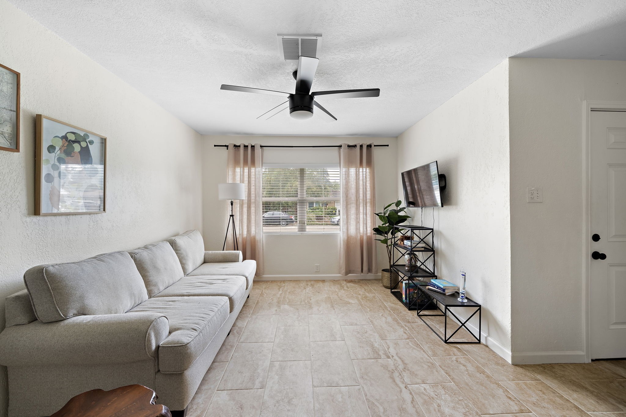 5914 Darnell Street Houston, TX 77074 - Photo 6 of 20