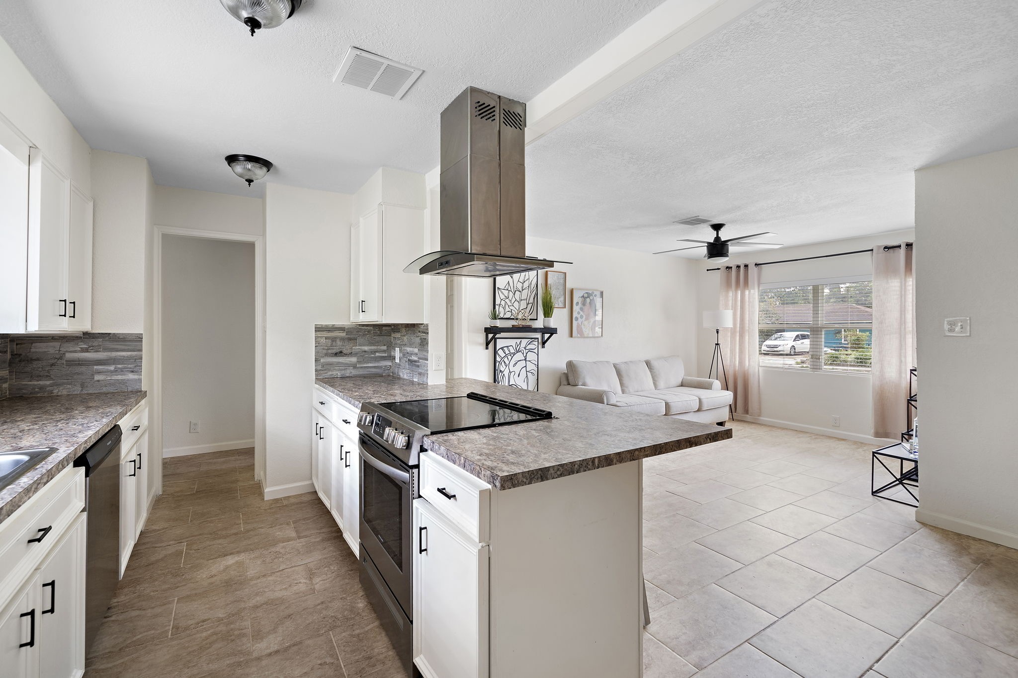 5914 Darnell Street Houston, TX 77074 - Photo 8 of 20