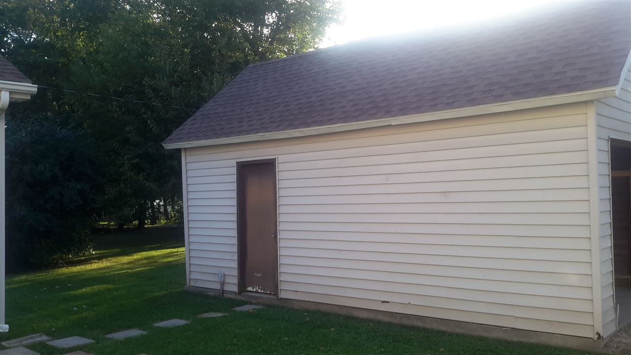 421 North 7th Street Decatur, IN 46733 - Photo 4 of 23