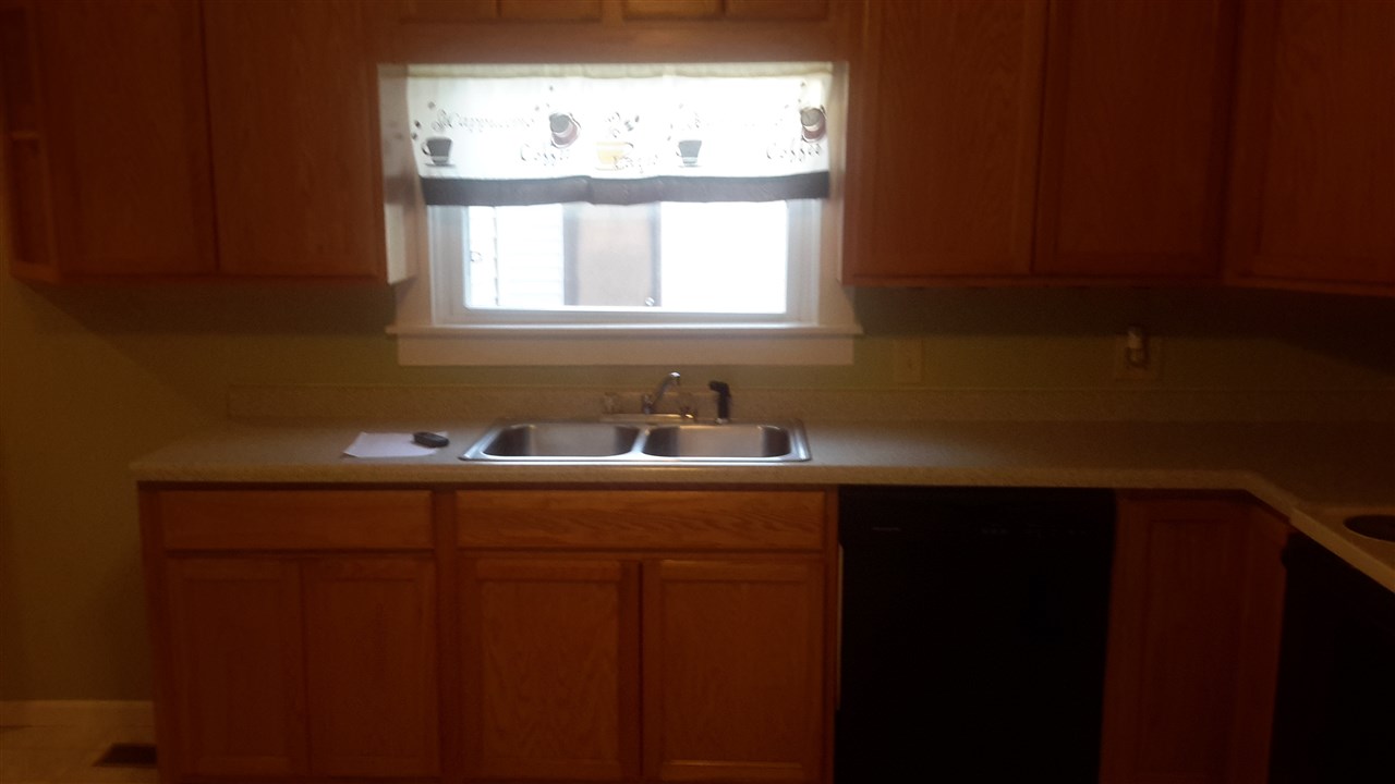 421 North 7th Street Decatur, IN 46733 - Photo 9 of 23