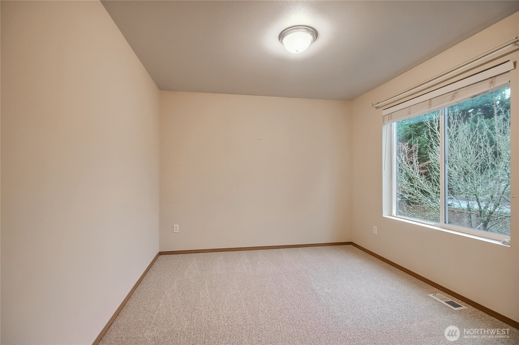 22817 Southeast 271st Place Maple Valley, WA 98038 - Photo 22 of 37