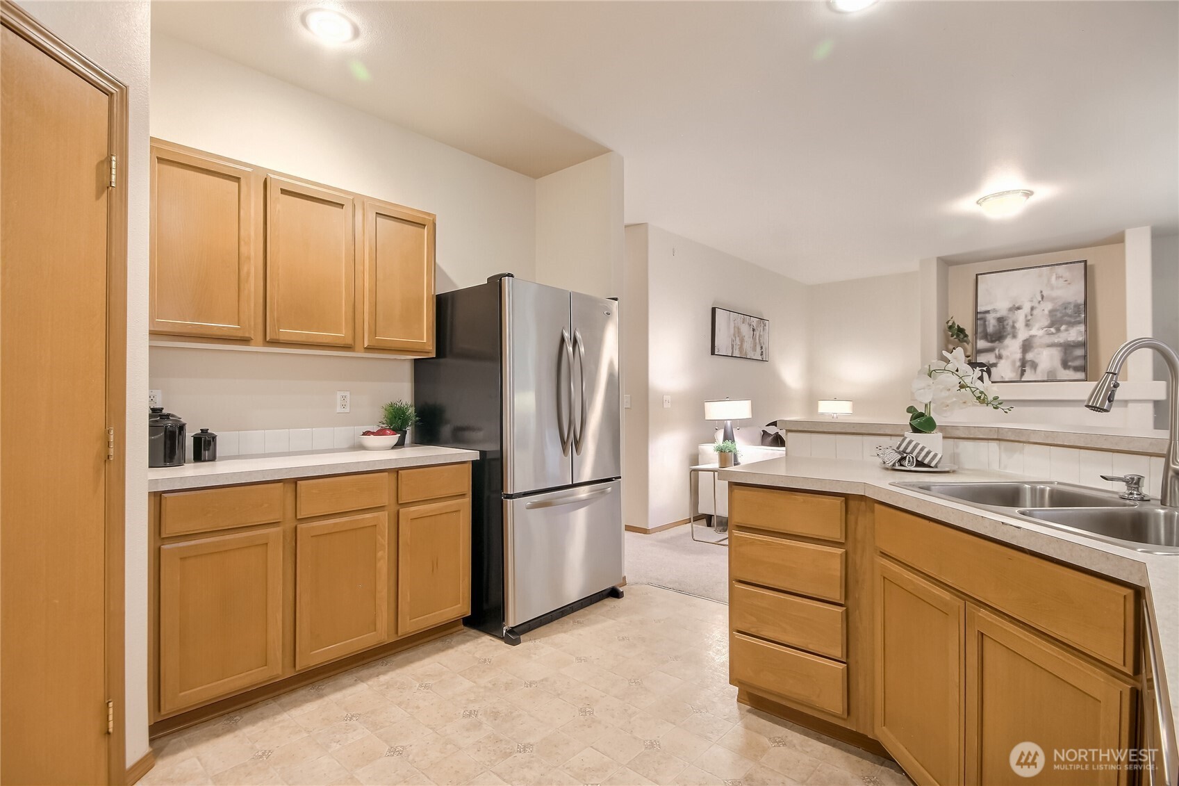 22817 Southeast 271st Place Maple Valley, WA 98038 - Photo 8 of 37