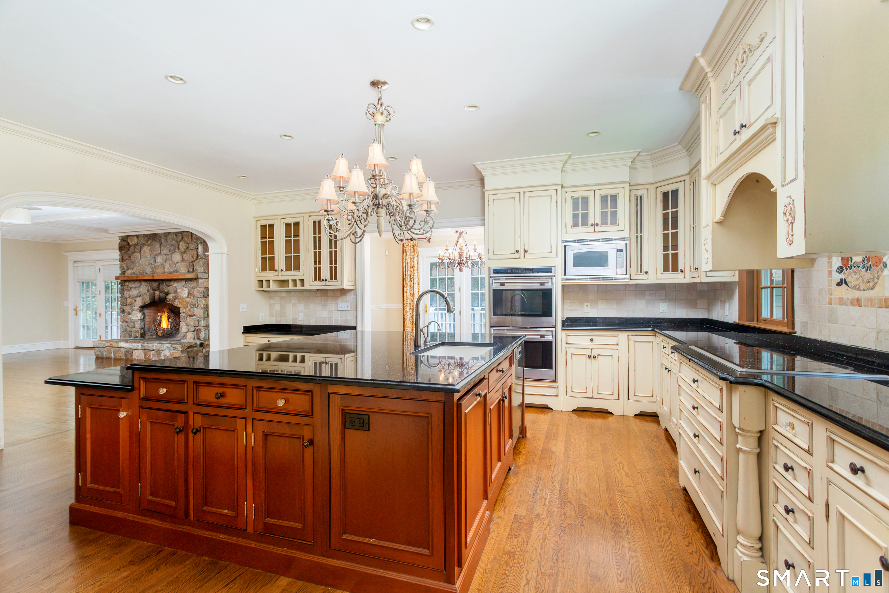 7 Old Hyde Road Weston, CT 06883 - Photo 12 of 40