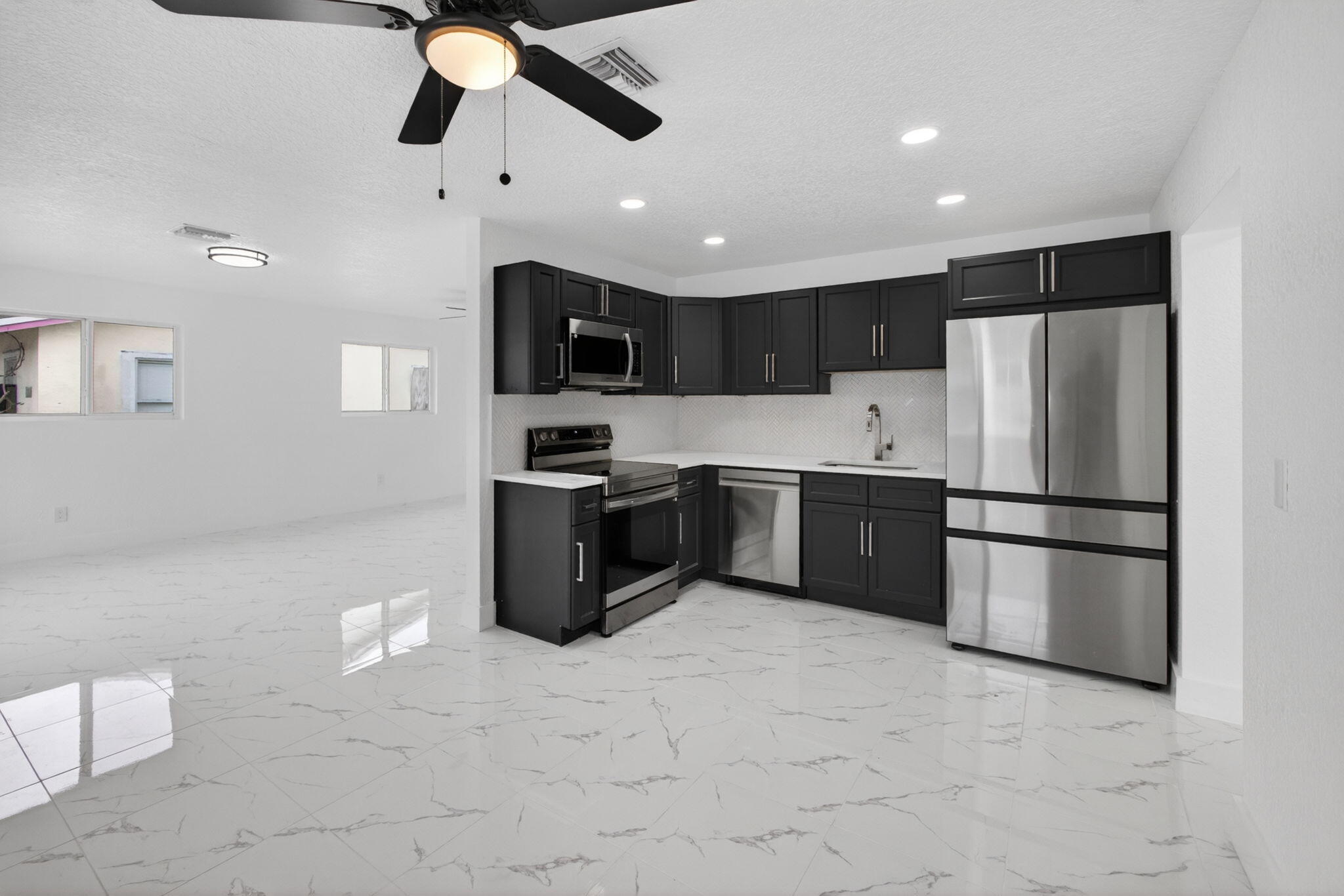 1225 West 32nd Street Riviera Beach, FL 33404 - Photo 11 of 40 12-web-or-mls-5D1A8692