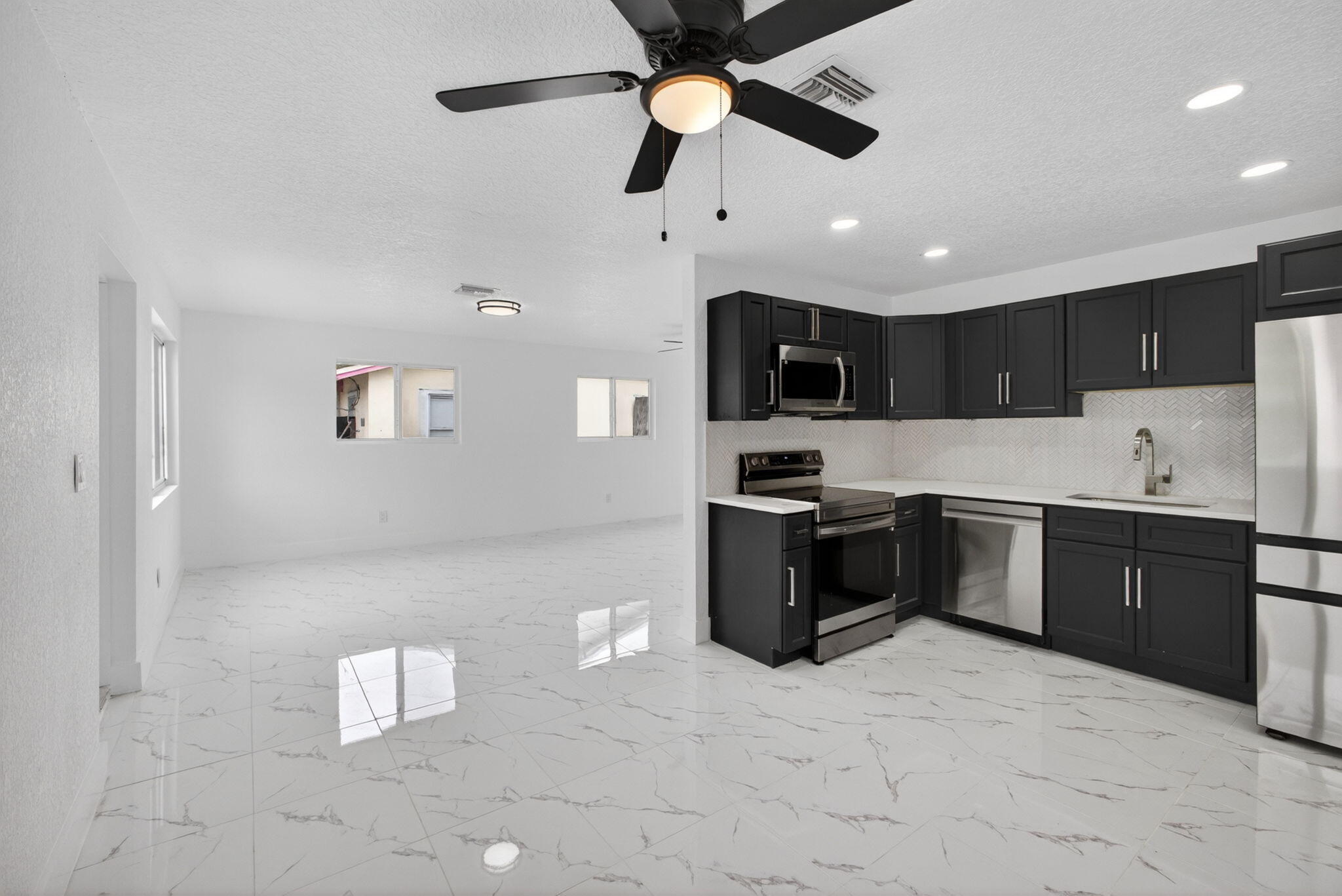 1225 West 32nd Street Riviera Beach, FL 33404 - Photo 10 of 40 11-web-or-mls-5D1A8687