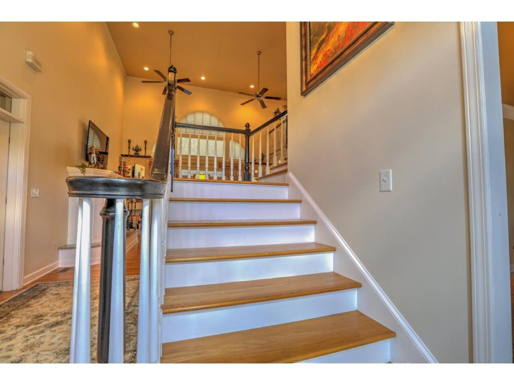 111 Stonebrook Loop Elizabethton, TN 37643 - Photo 23 of 36 staircase
