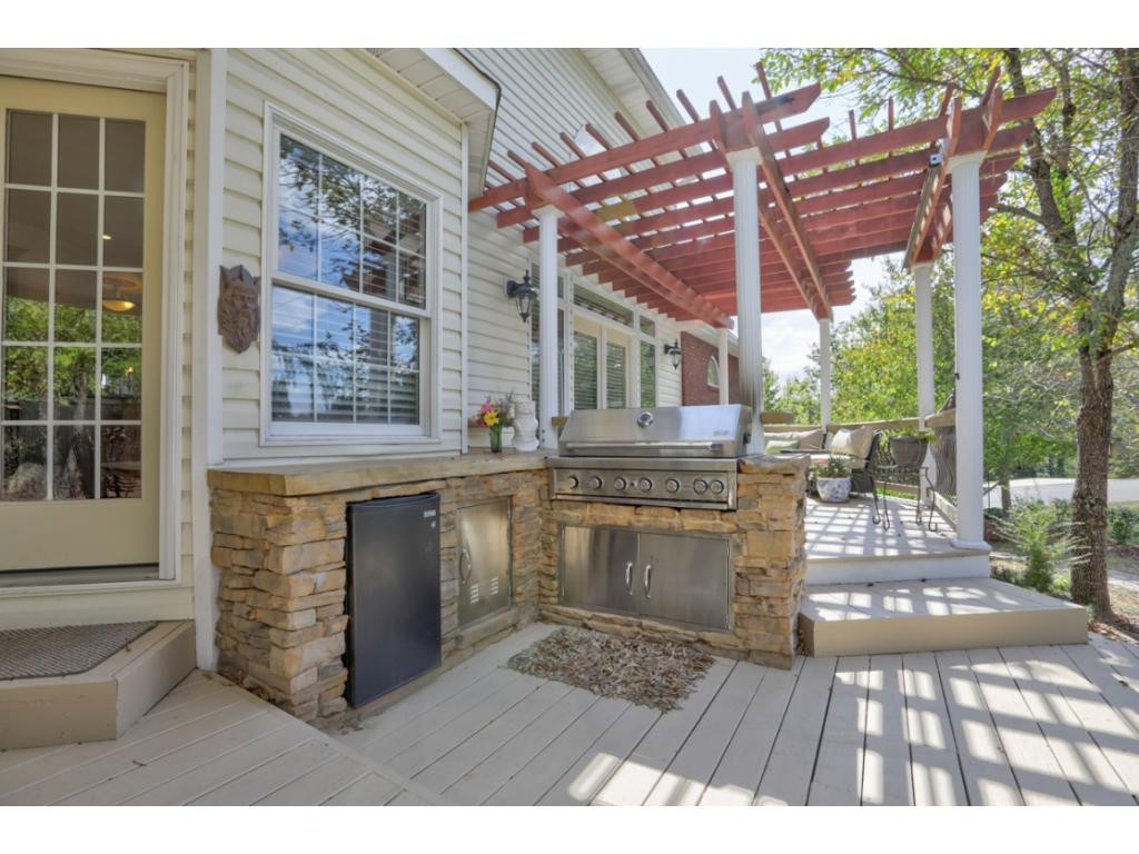 111 Stonebrook Loop Elizabethton, TN 37643 - Photo 35 of 36 custom built in grill