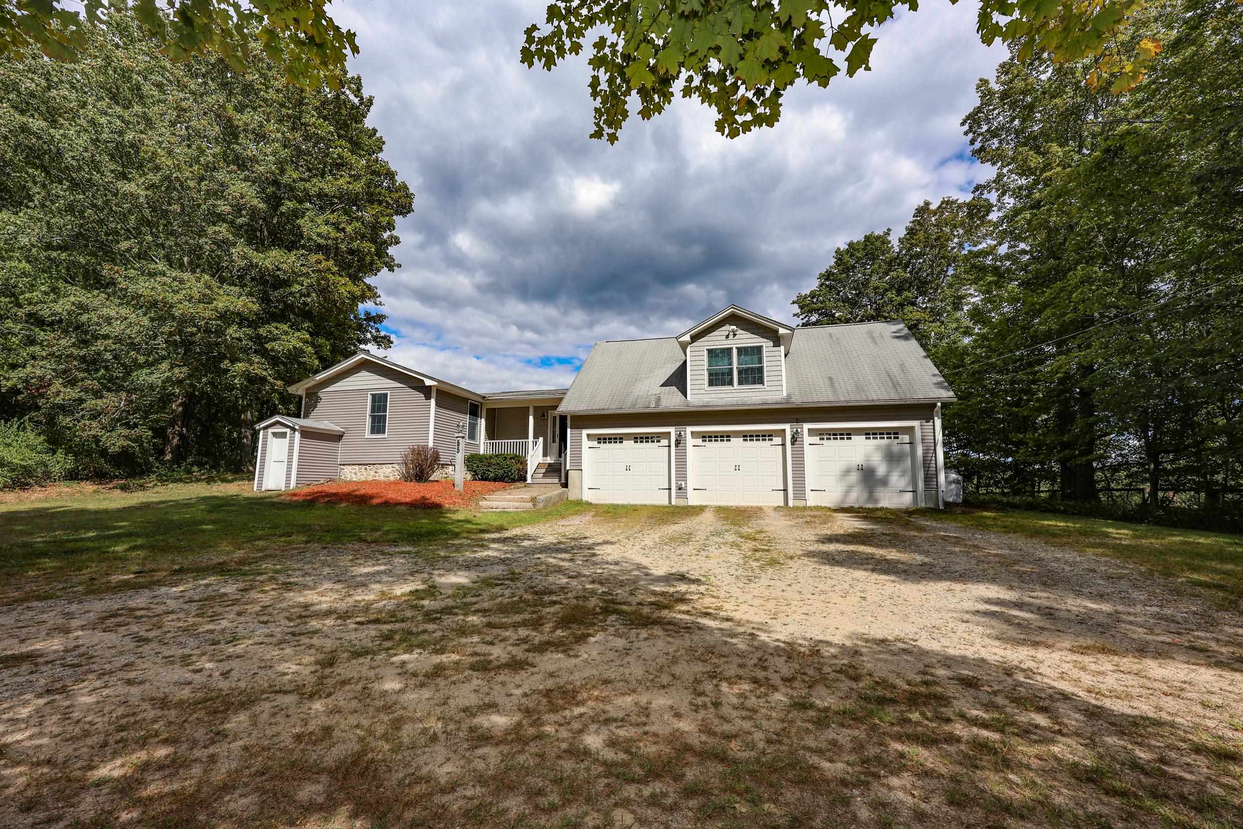 55 Holbrook Hill Road Bedford, NH 03110 - Photo 2 of 43