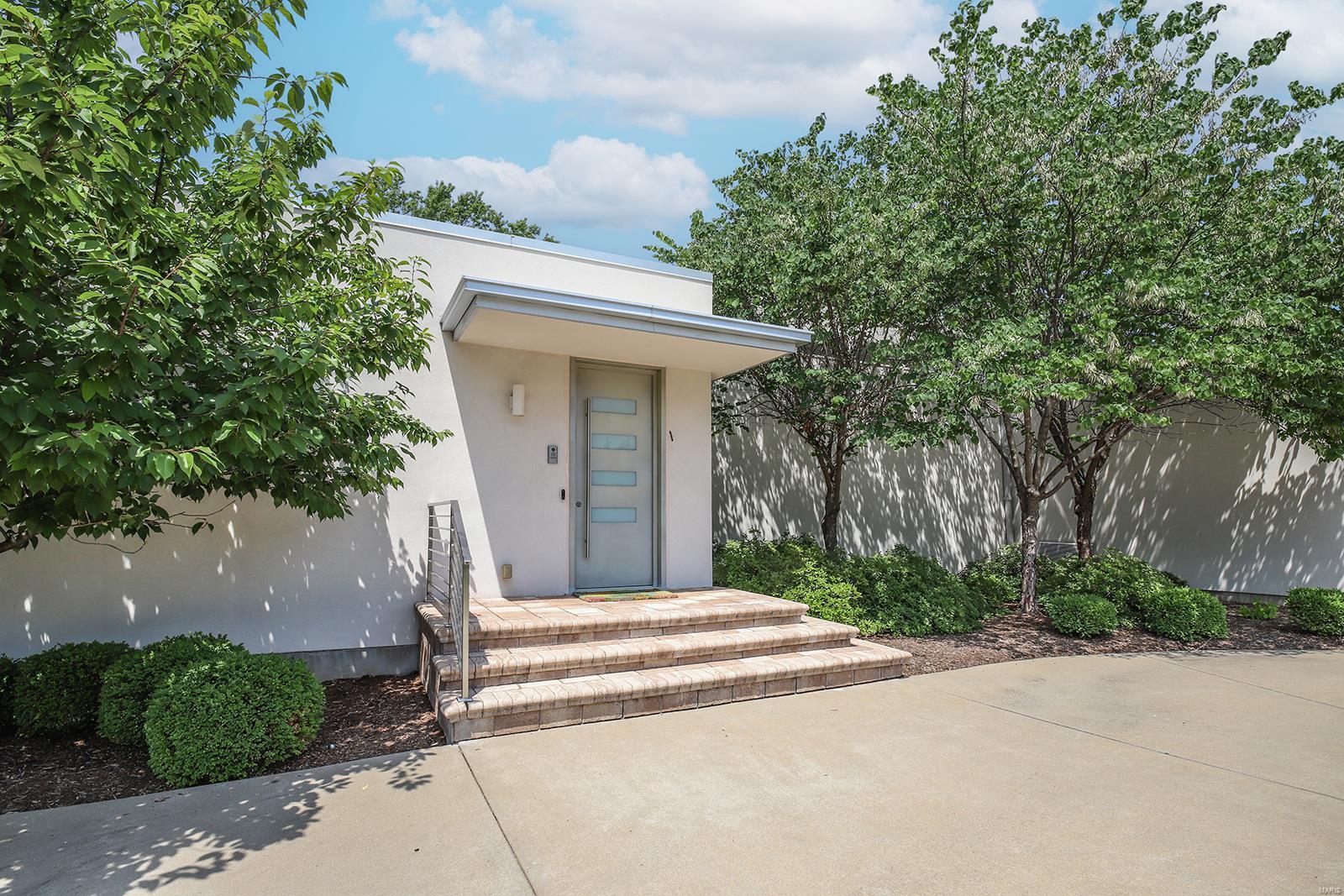 309 South Spoede Road Creve Coeur, MO 63141 - Photo 2 of 48