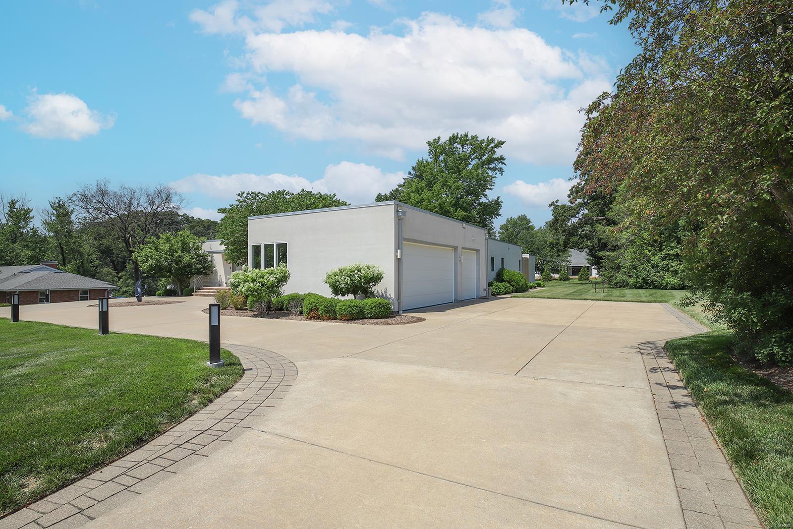 309 South Spoede Road Creve Coeur, MO 63141 - Photo 44 of 48