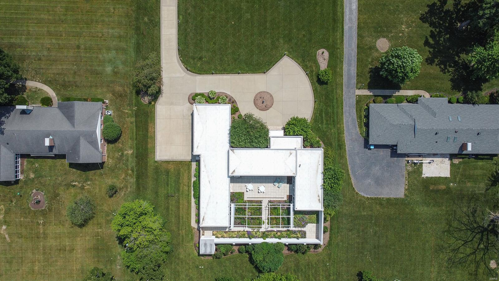 309 South Spoede Road Creve Coeur, MO 63141 - Photo 45 of 48