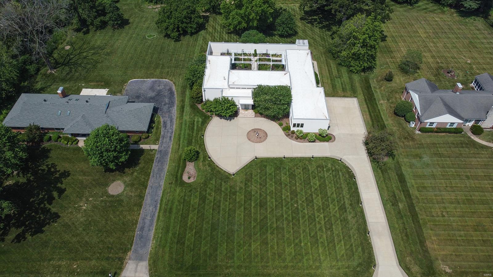 309 South Spoede Road Creve Coeur, MO 63141 - Photo 46 of 48