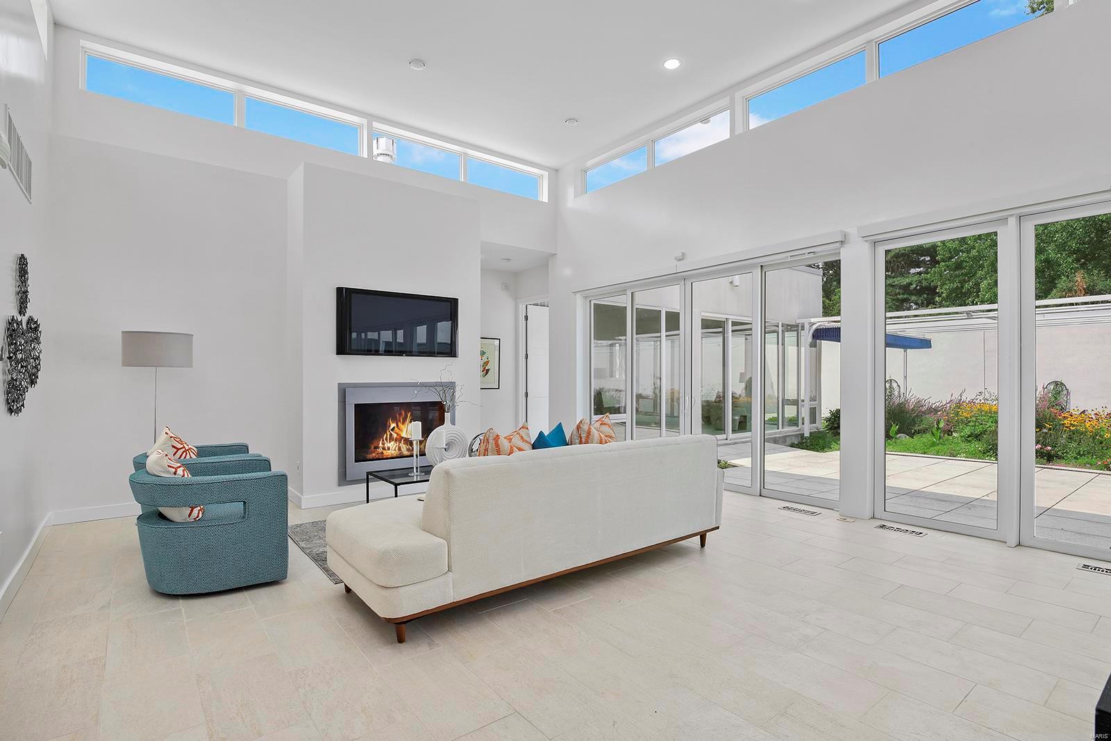 309 South Spoede Road Creve Coeur, MO 63141 - Photo 5 of 48