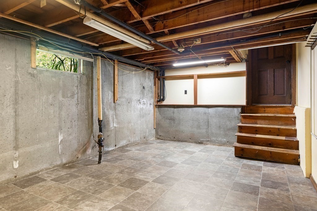 15 Silverbrook Road Topsfield, MA 01983 - Photo 26 of 42 a view of entryway