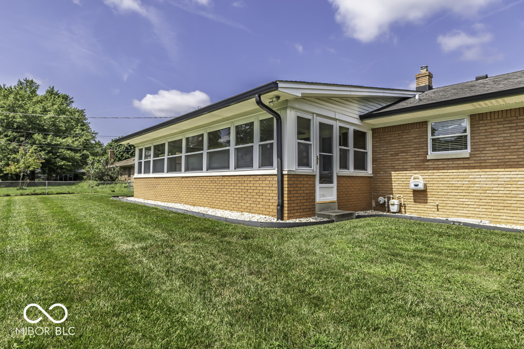 751 Braugham Road Indianapolis, IN 46227 - Photo 7 of 32 Gallery Image 7
