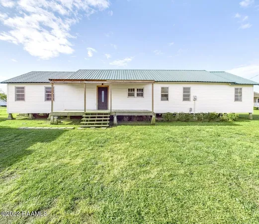 $179,900 | 15535 Pershing Road, Kaplan, LA 70548