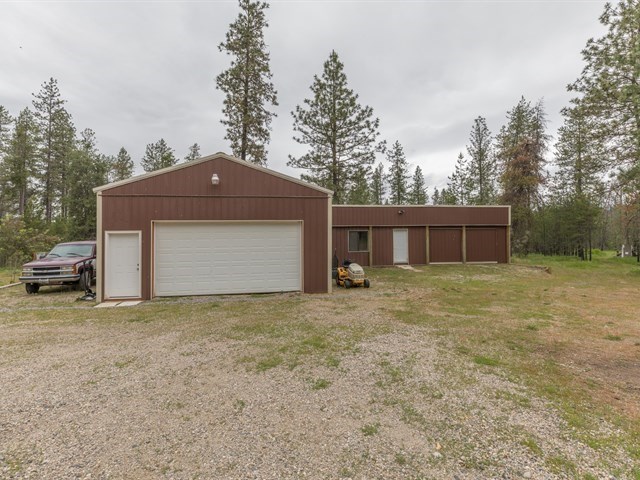 13717 East Bridges Road Elk, WA 99009 - Photo 3 of 20