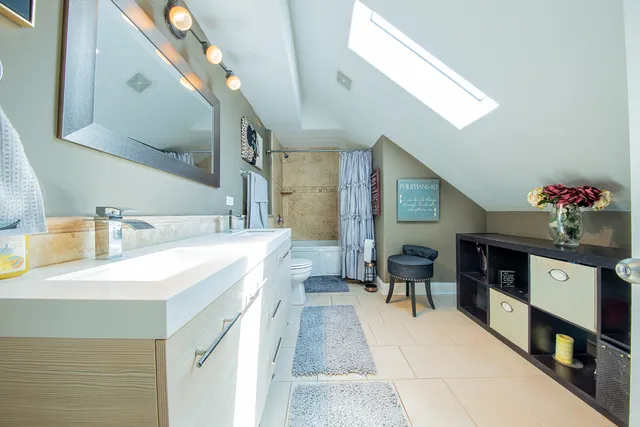 $498,000 | 10215 South Charles Street, Chicago, IL 60643