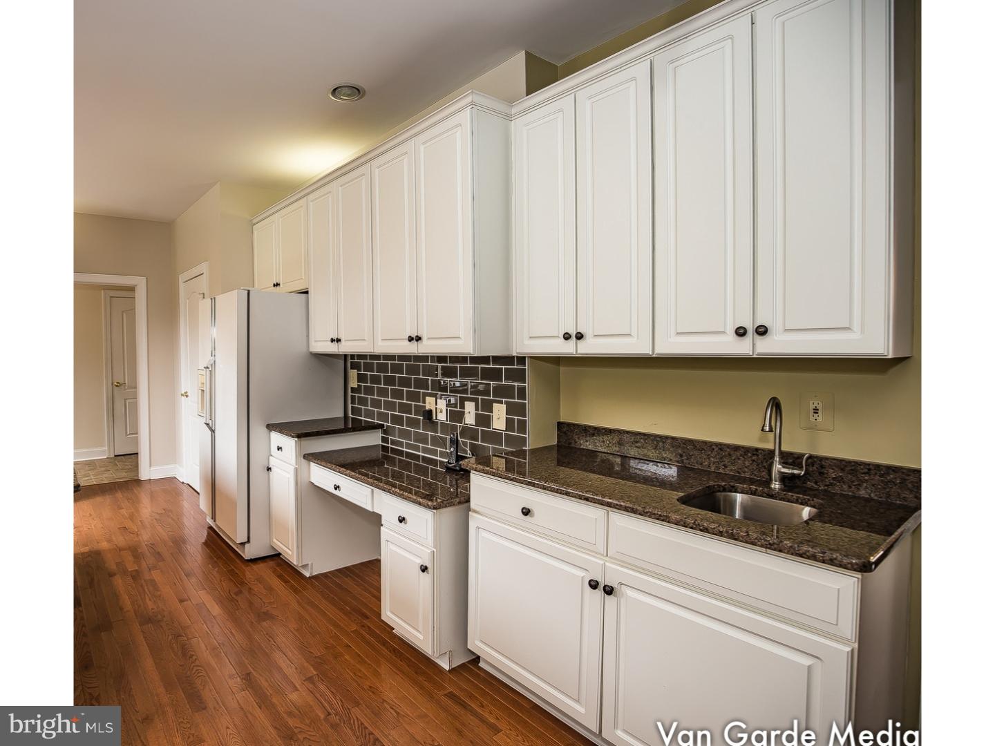 31 Springbrook Lane Newark, DE 19711 - Photo 7 of 25 Wet Bar