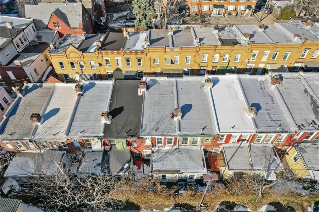 9 Edith Place Pittsburgh, PA 15213 - Photo 20 of 25 an aerial view of a house with a yard