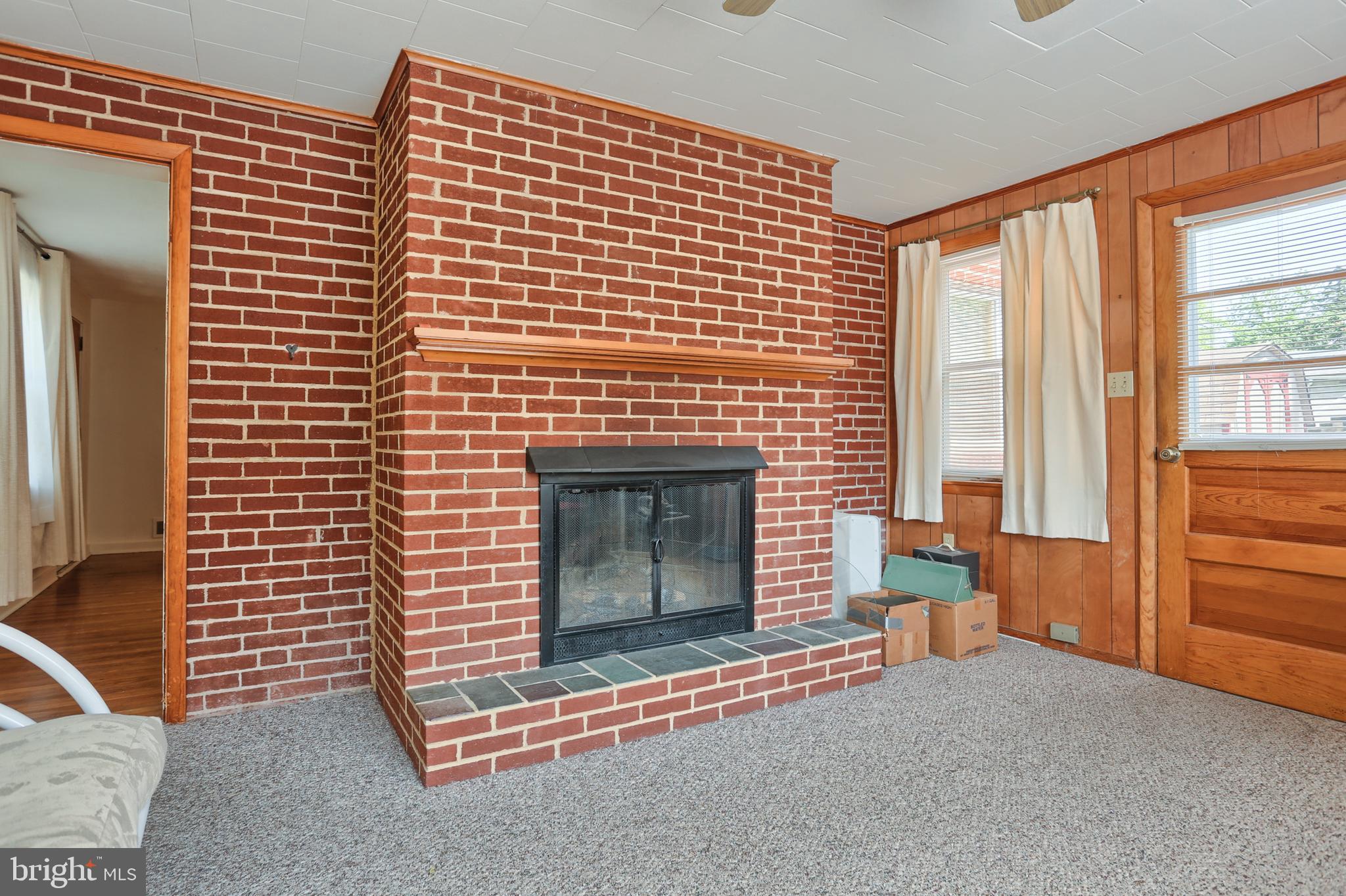 3003 Market Street Road Harrisburg, PA 17103 - Photo 6 of 27 4 season Porch