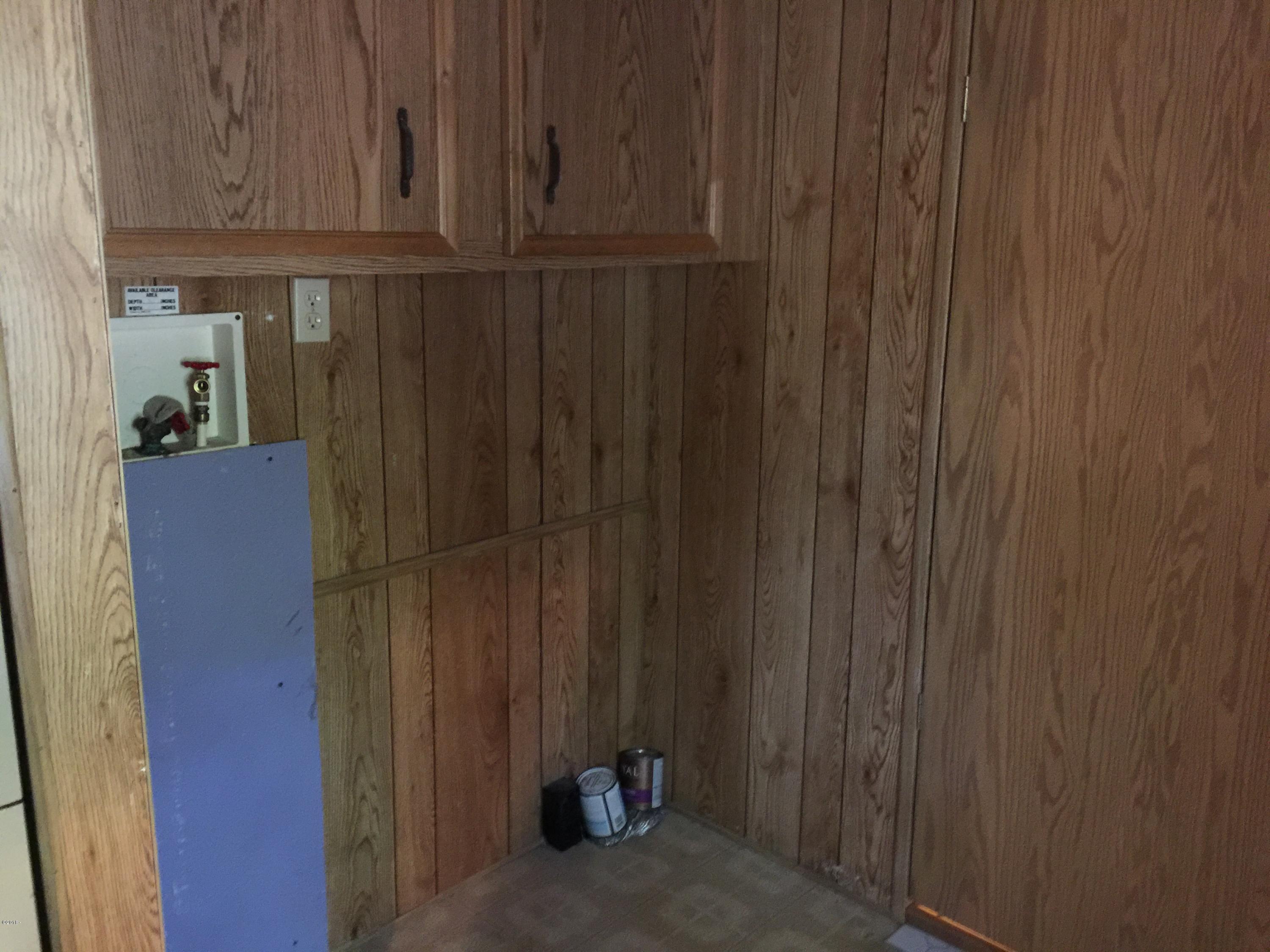 6310 Us-101 Otis, OR 97368 - Photo 18 of 30 Laundry Room