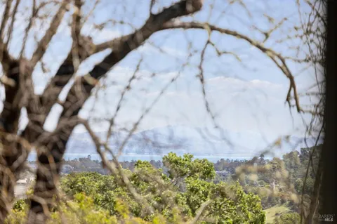 $1,750,000 | 1158 Highland Drive, Novato, CA 94949