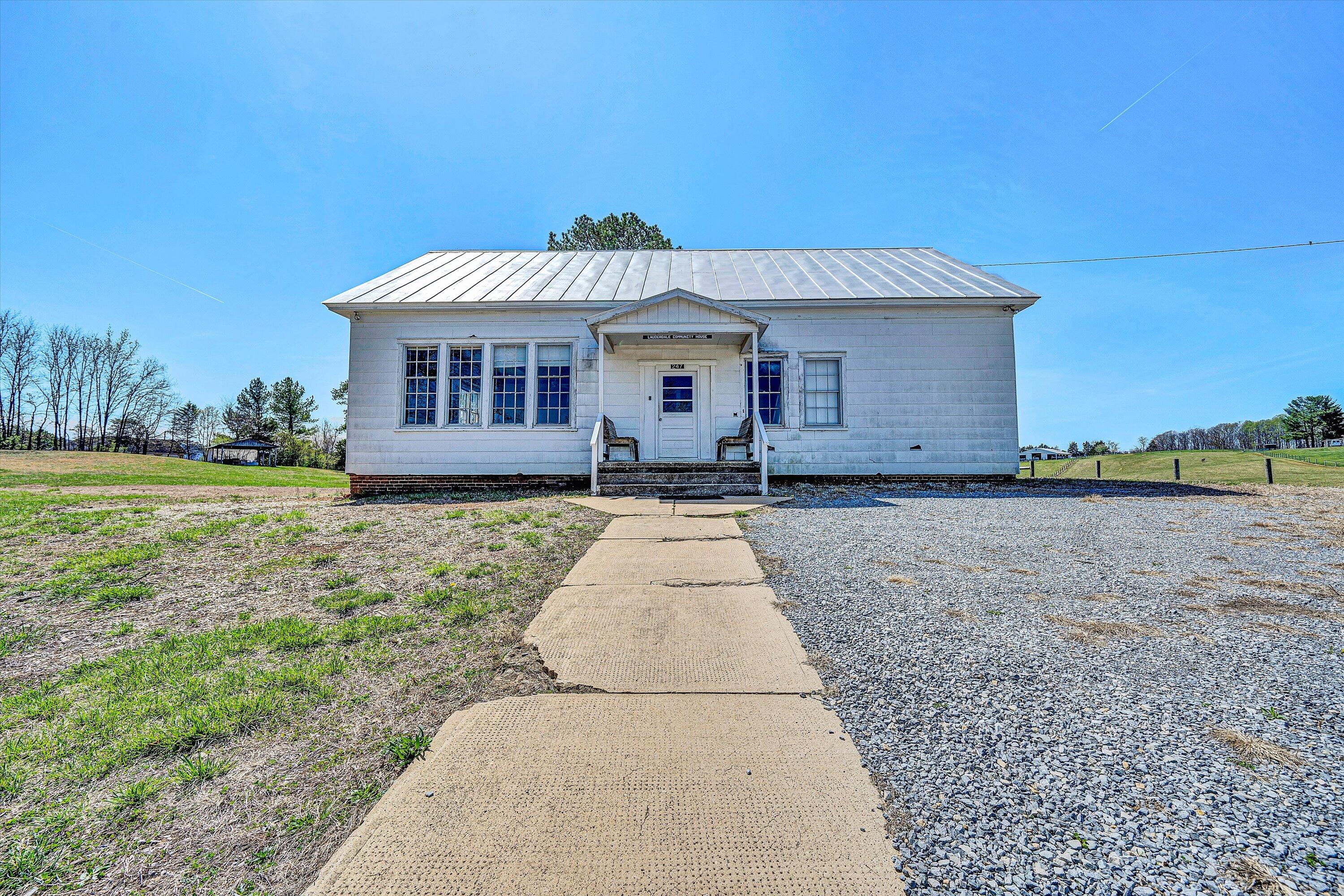 247 Wheatland Road Buchanan, VA 24066 - Photo 2 of 18 02-DSC00646