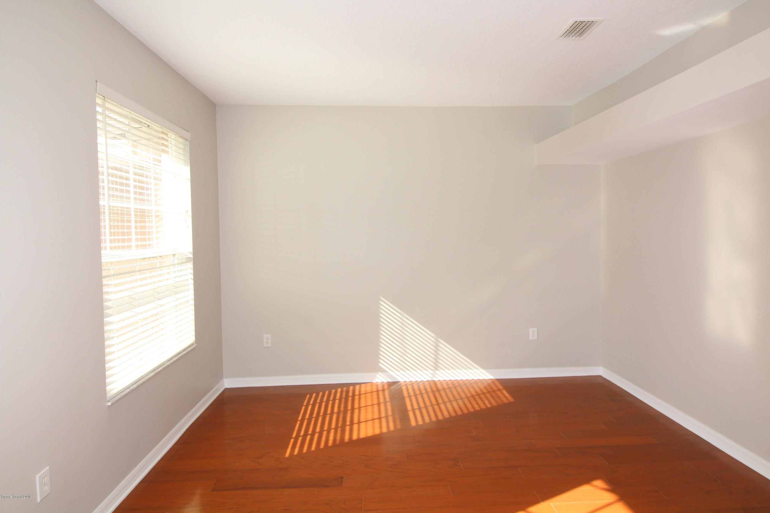 337 Rheine Road Northwest Palm Bay, FL 32907 - Photo 3 of 15 Living room